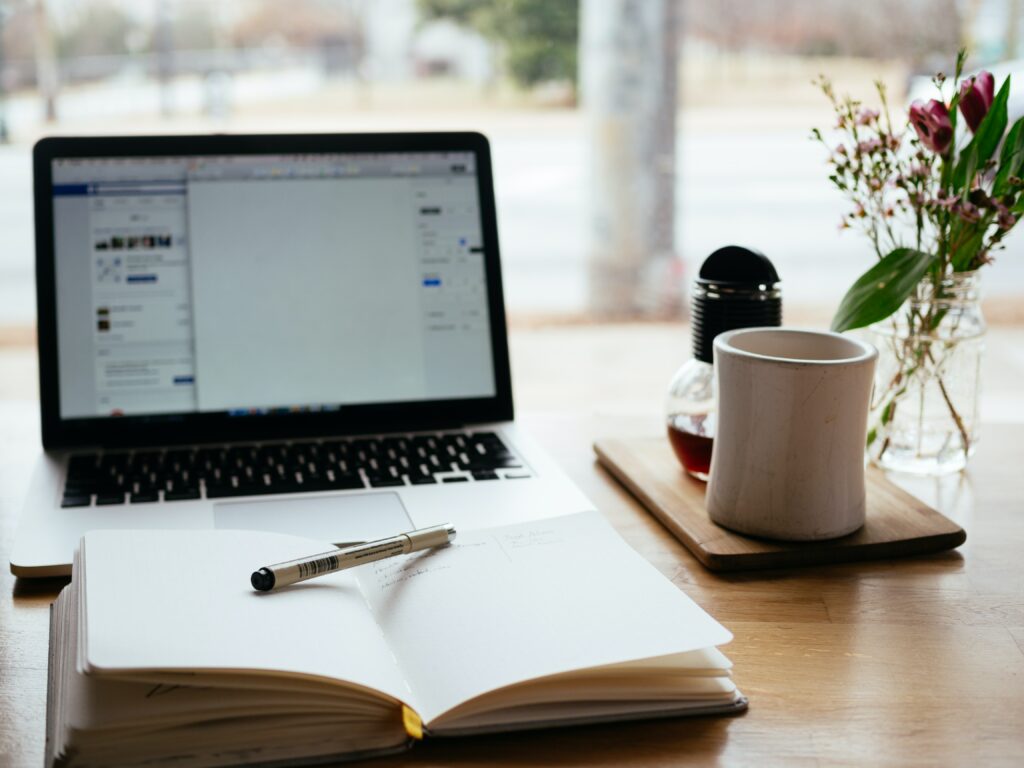 Financial Advisor’s Guide to Writing Blogs